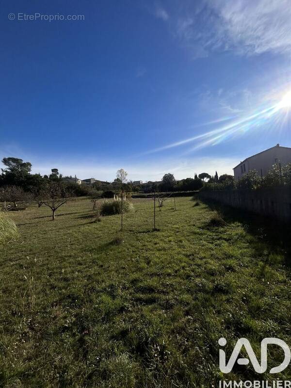 Photo 1 - Terrain à SAINT-JULIEN-LES-ROSIERS