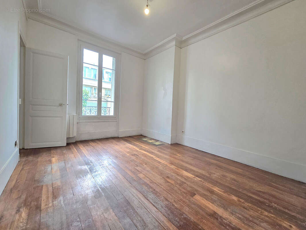 Appartement à LA GARENNE-COLOMBES