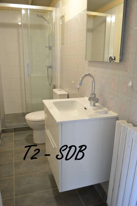 Maison à SAINT-PANTALEON-DE-LARCHE