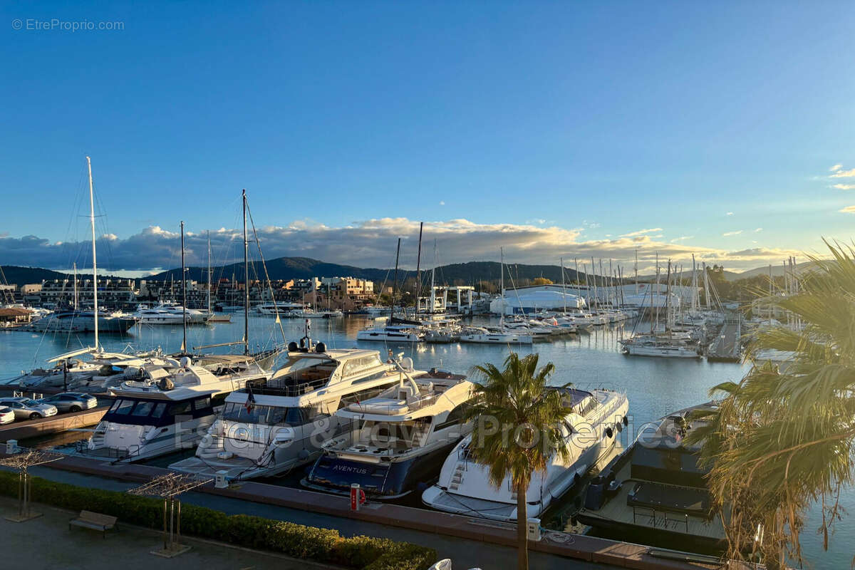Appartement à COGOLIN