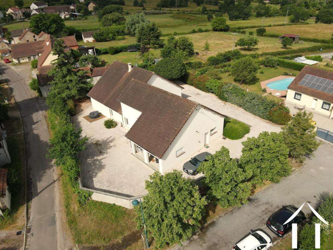 Grand maison plain pied avec un jardin facile d'entretien - photo 3