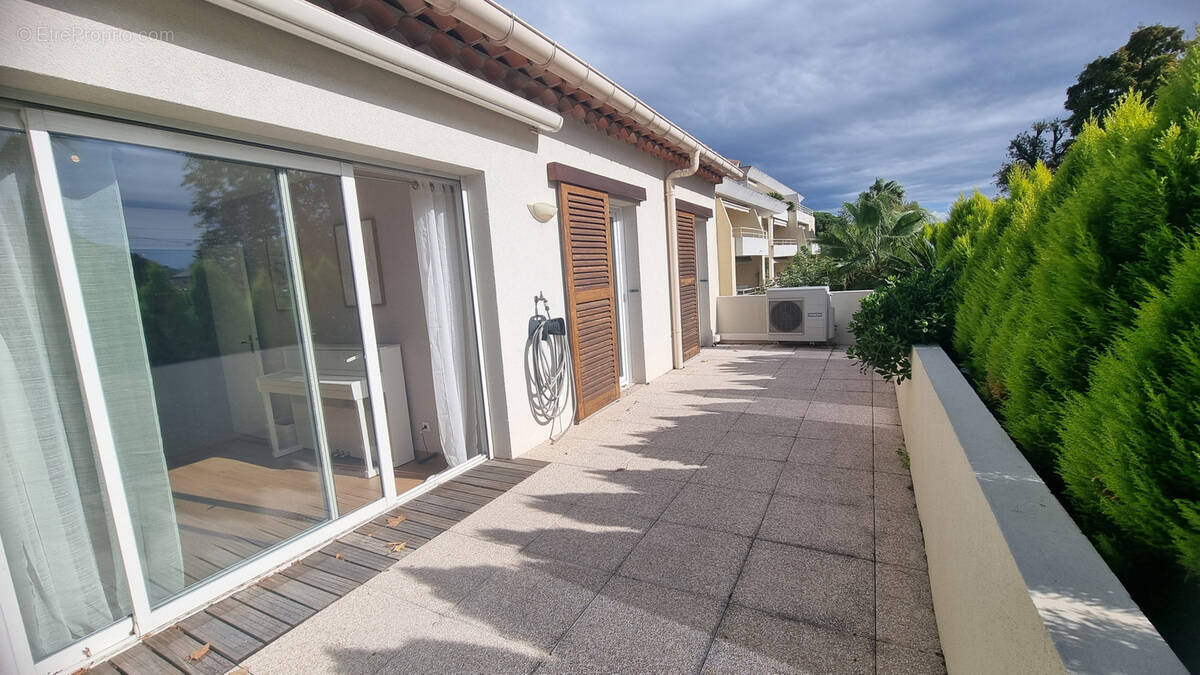 Appartement à SOLLIES-PONT