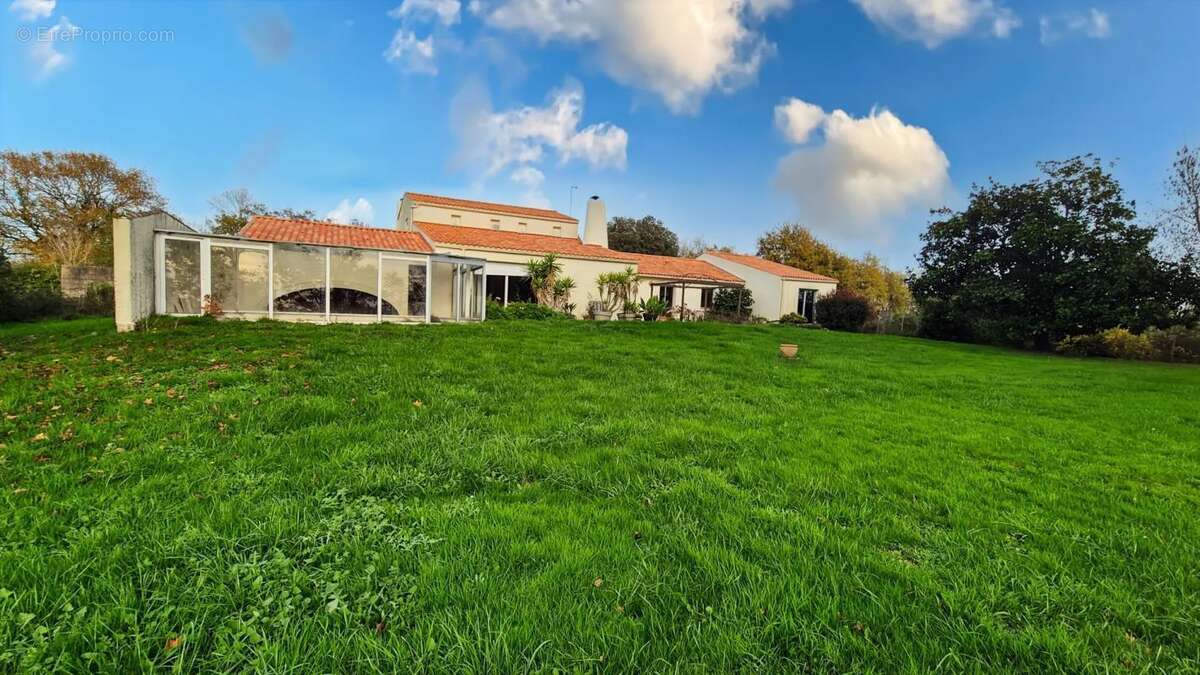 Maison à MAREUIL-SUR-LAY-DISSAIS