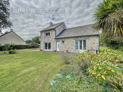 Maison à SAINT-JACQUES-DE-NEHOU