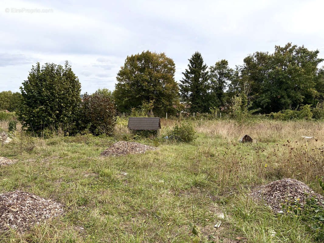 Terrain a bâtir de 1062m2 situe dans une impasse a beauvais - photo 2