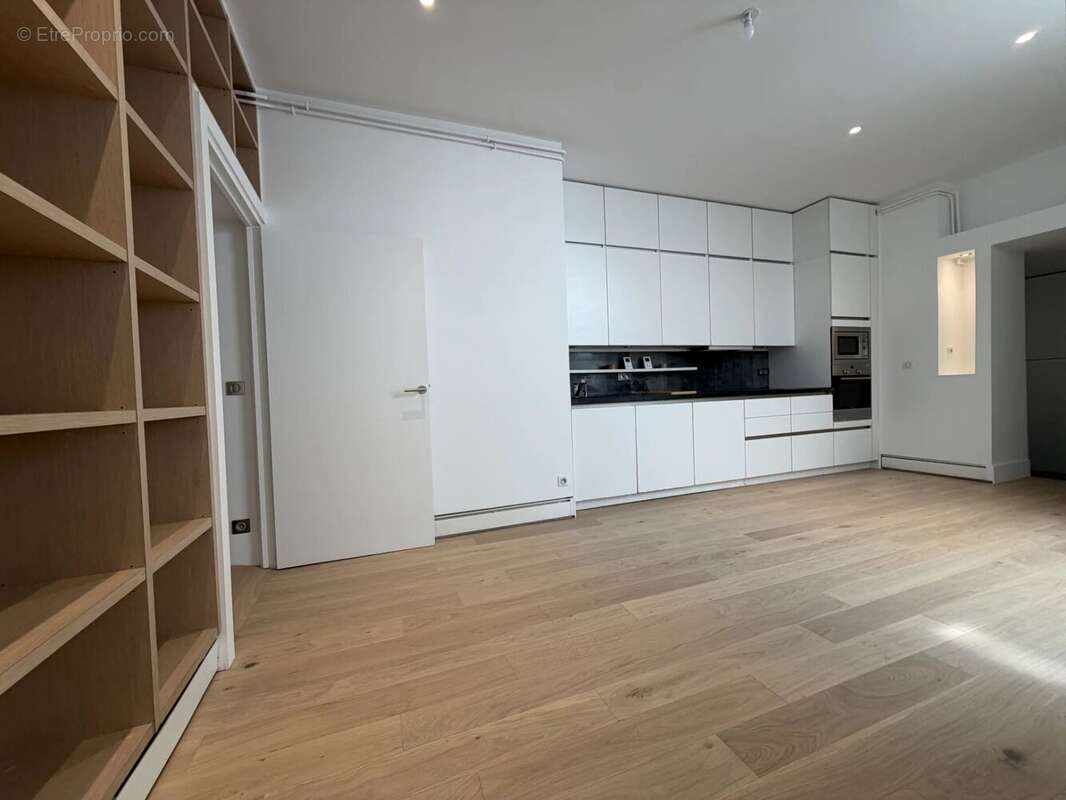 Appartement 5 pièces Paris 11ème - photo 2