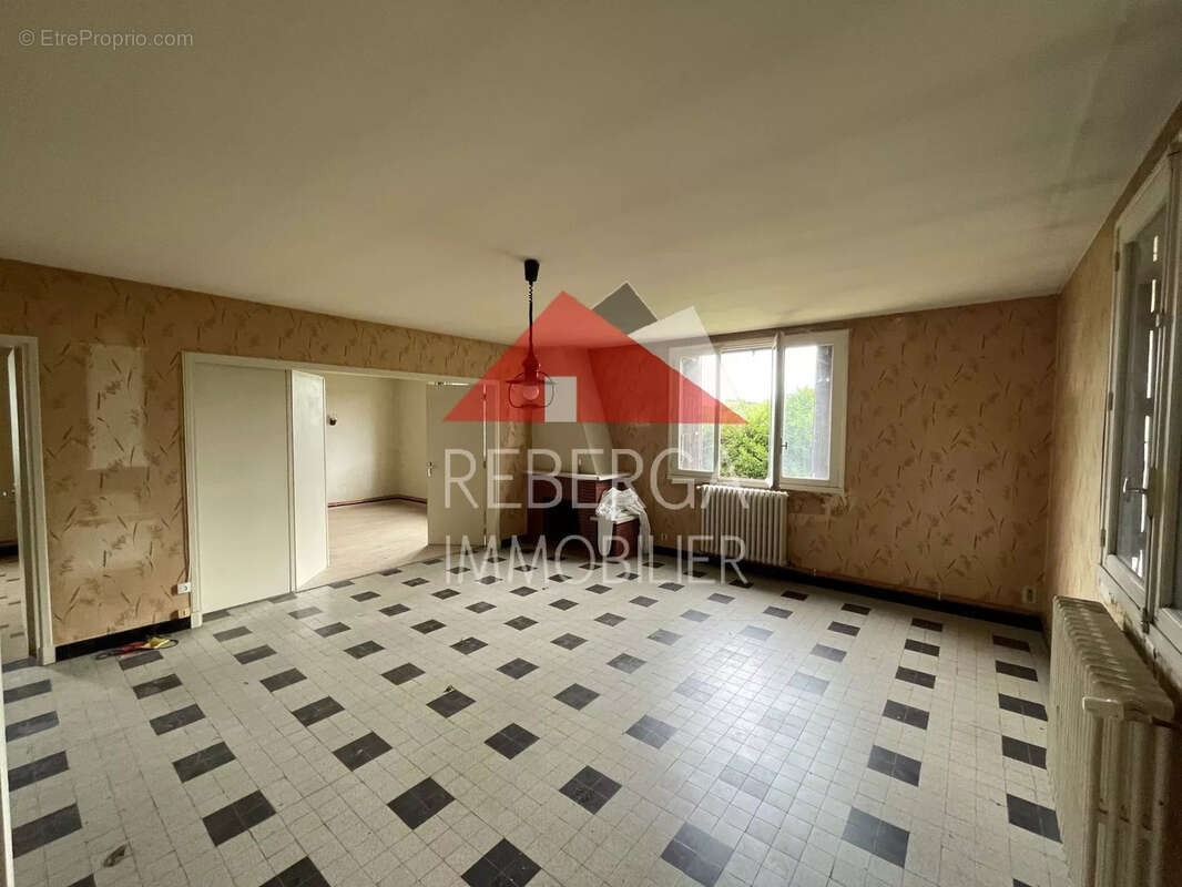 Maison à LABRUGUIERE