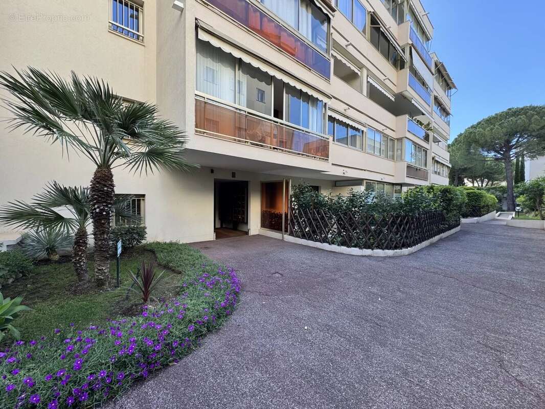 Appartement à LE CANNET
