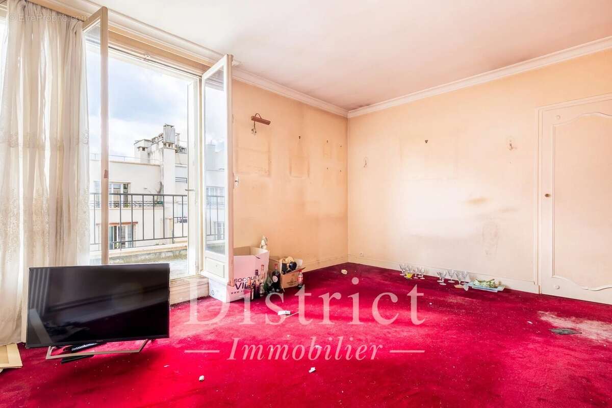 Appartement à PARIS-16E