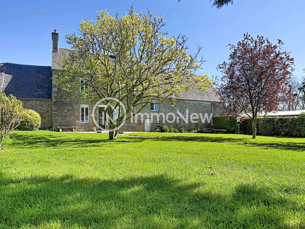 Maison à LE VAL-SAINT-PERE