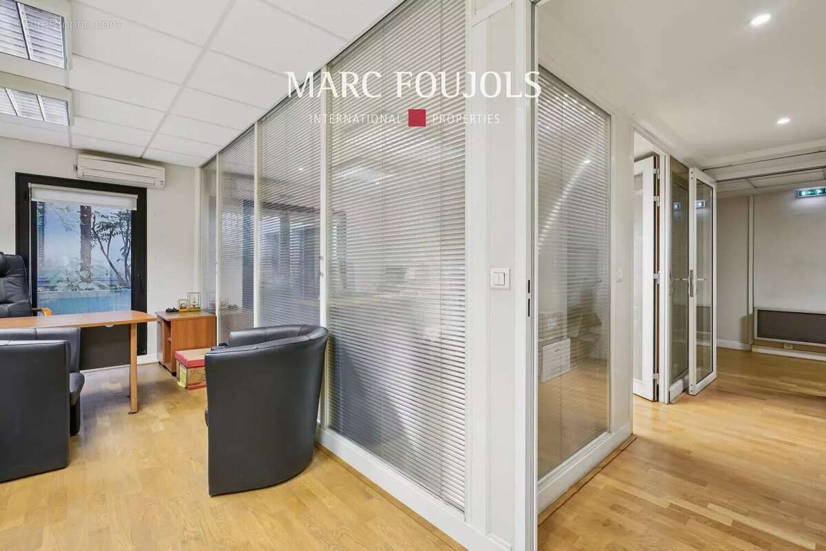 Commerce à PARIS-16E