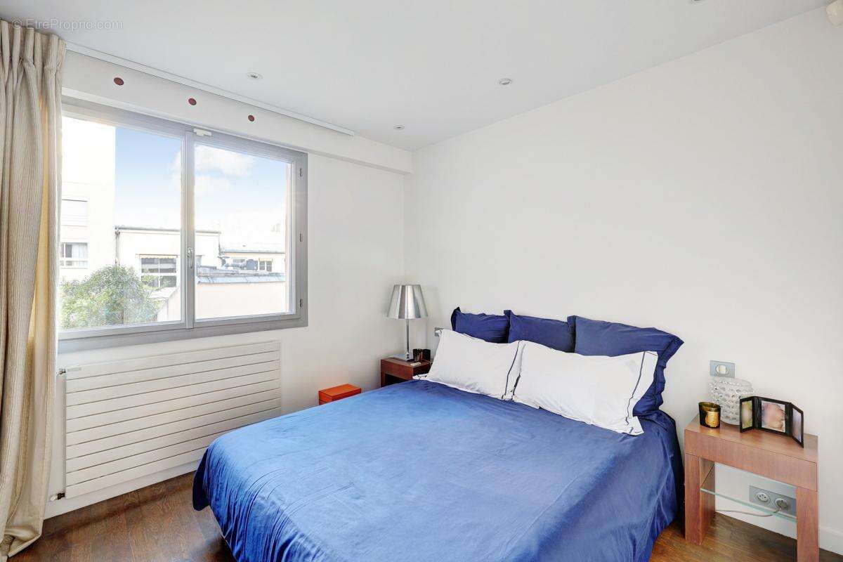 Appartement à PARIS-8E