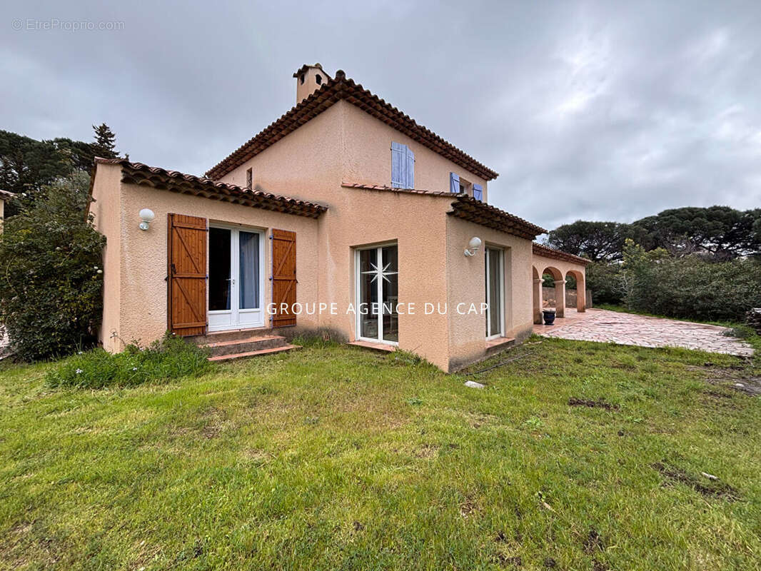 Maison à LES ISSAMBRES