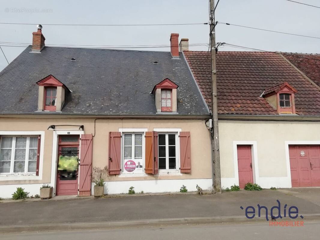 Maison à OUROUER-LES-BOURDELINS