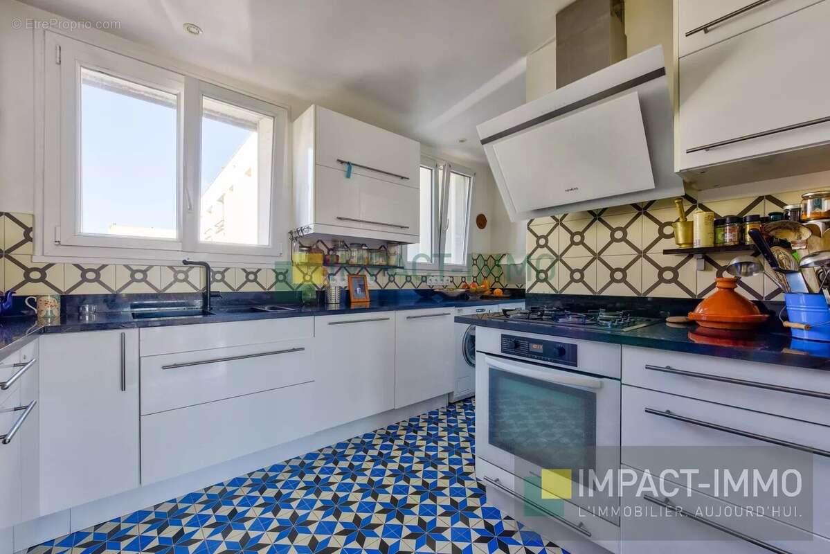 Appartement à COURBEVOIE
