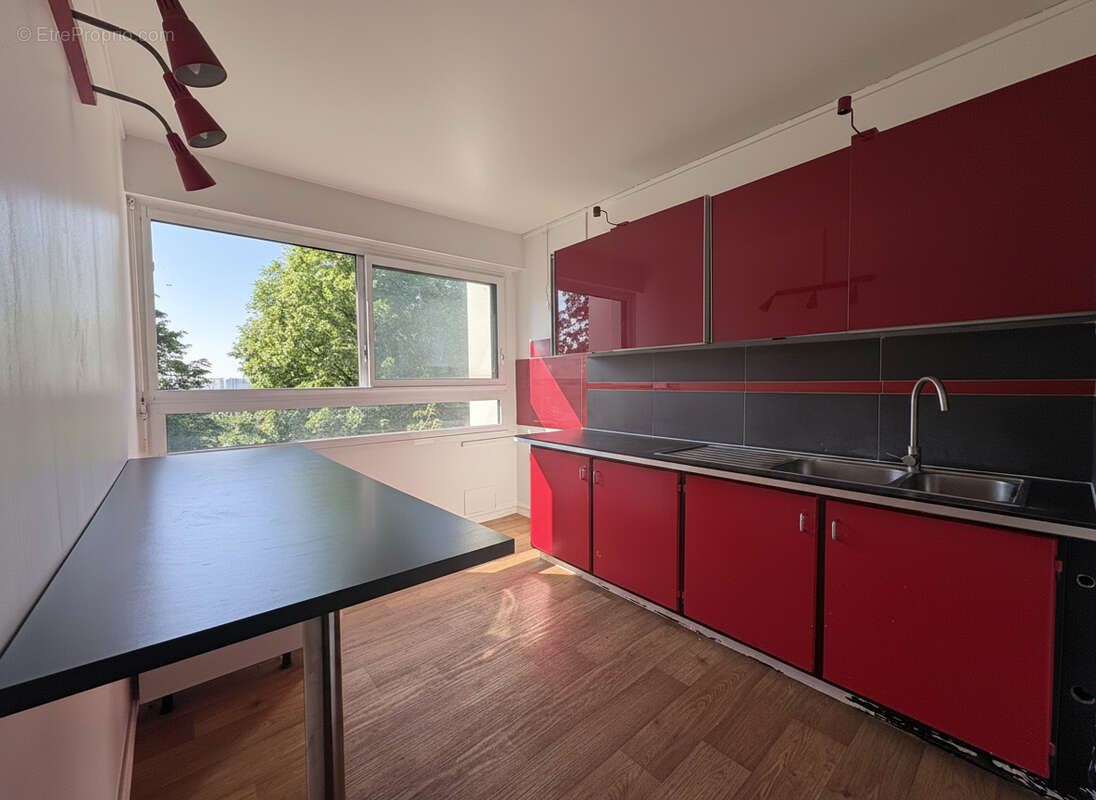 Appartement à VERRIERES-LE-BUISSON