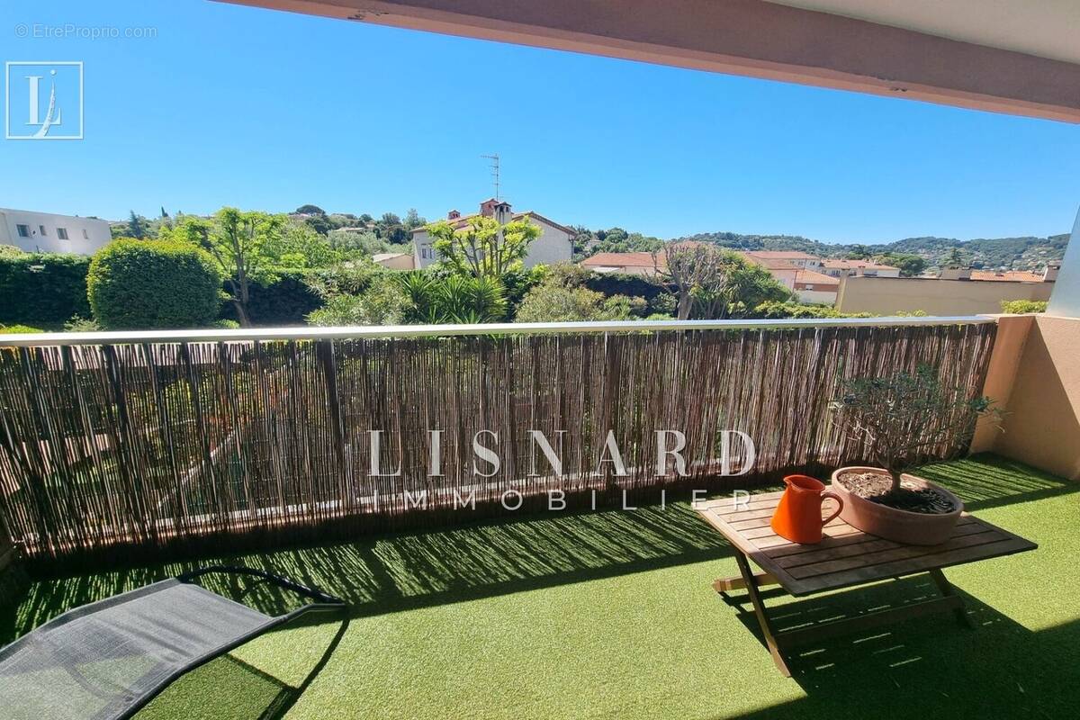 Appartement à VALLAURIS