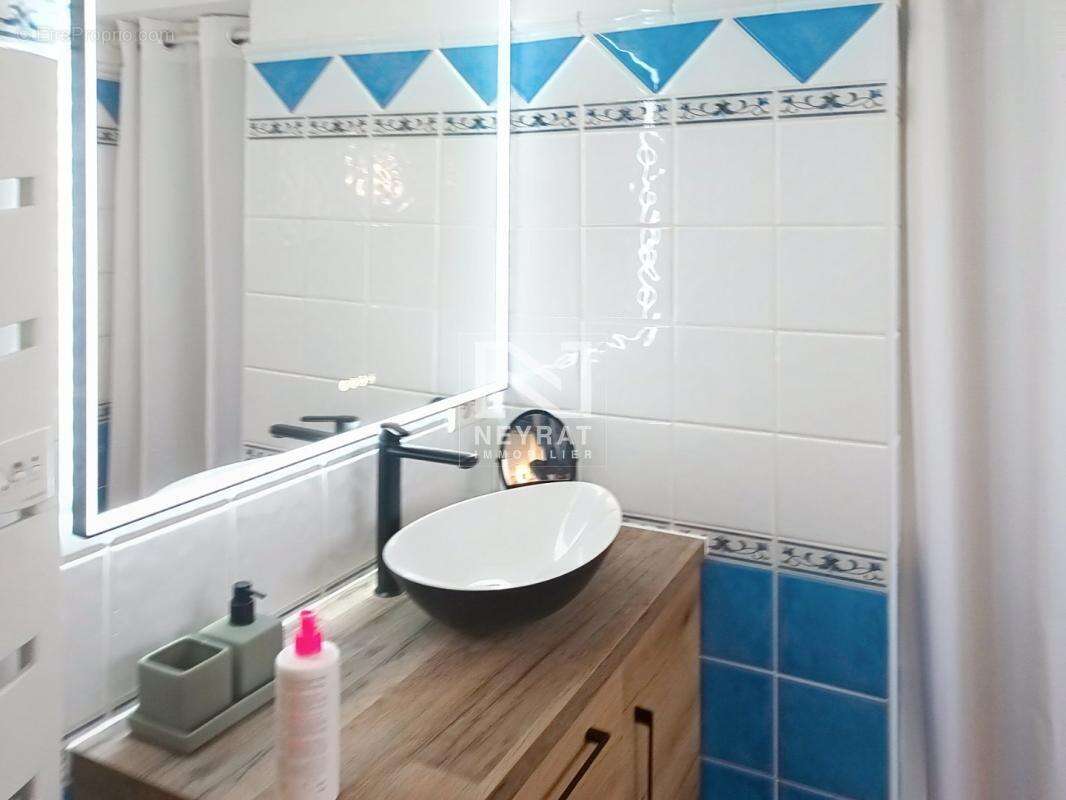 Maison à TOURRETTES