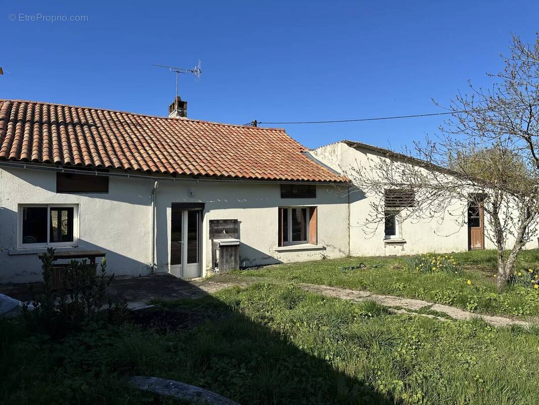 Maison à USSON-DU-POITOU