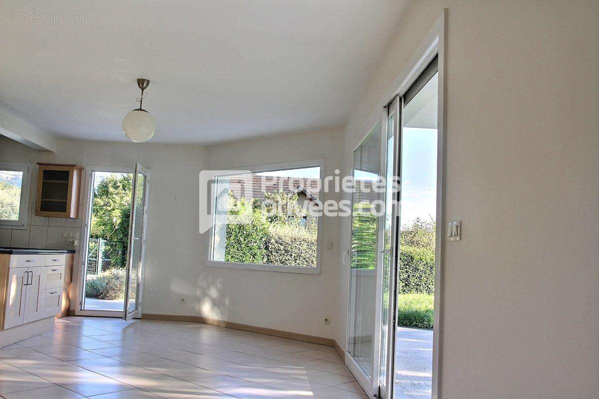 Maison à BRISON-SAINT-INNOCENT