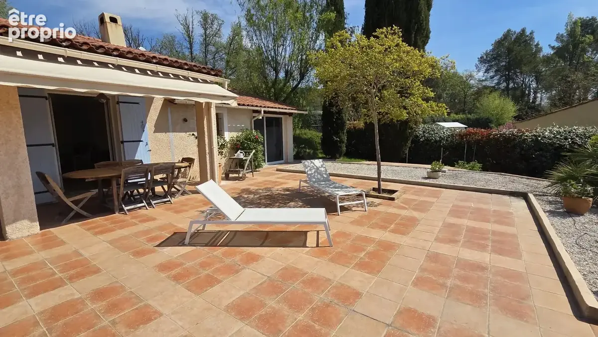 Tourrettes, villa de plain-pied, studio indépendant, piscine. - photo 22