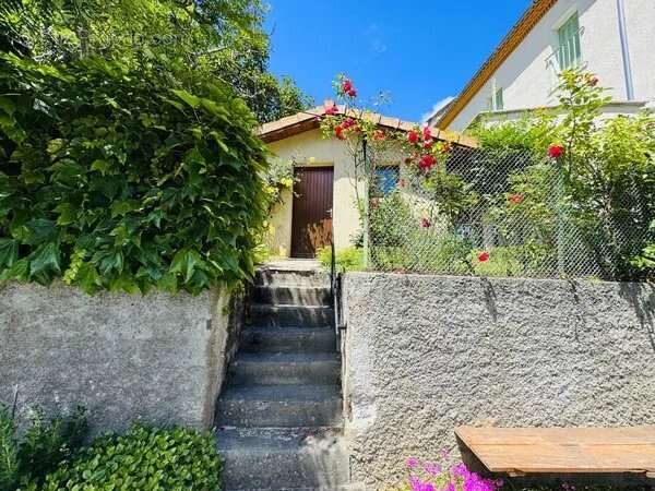 Maison de village avec jardin attenant - photo 3