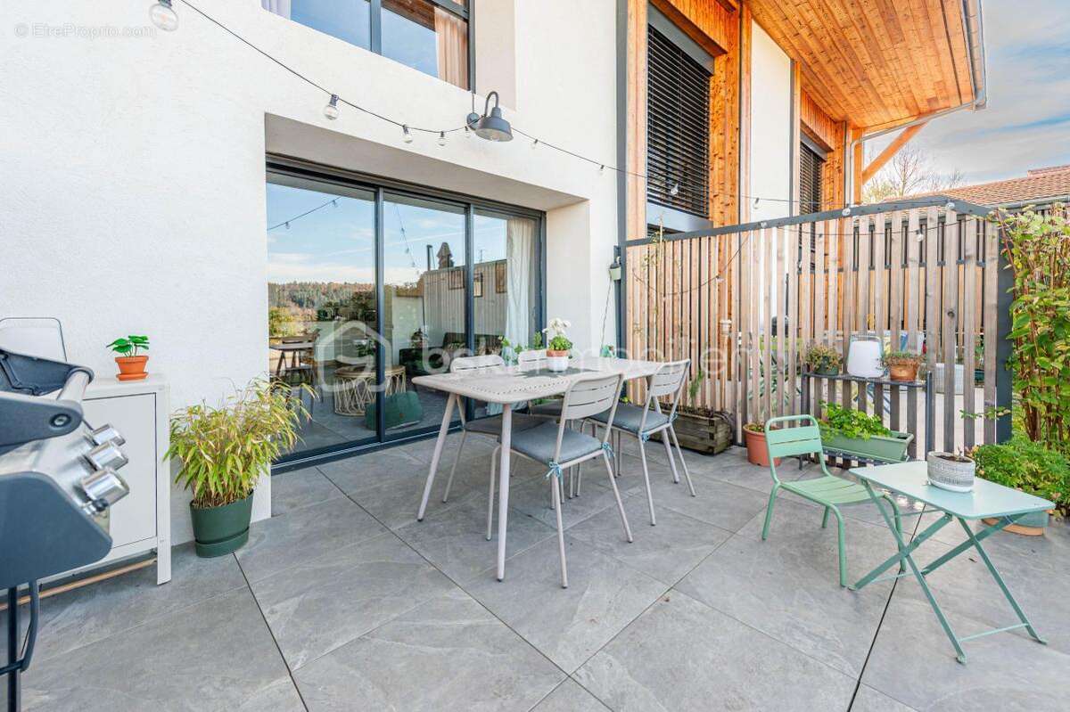 Appartement à CHAPEIRY