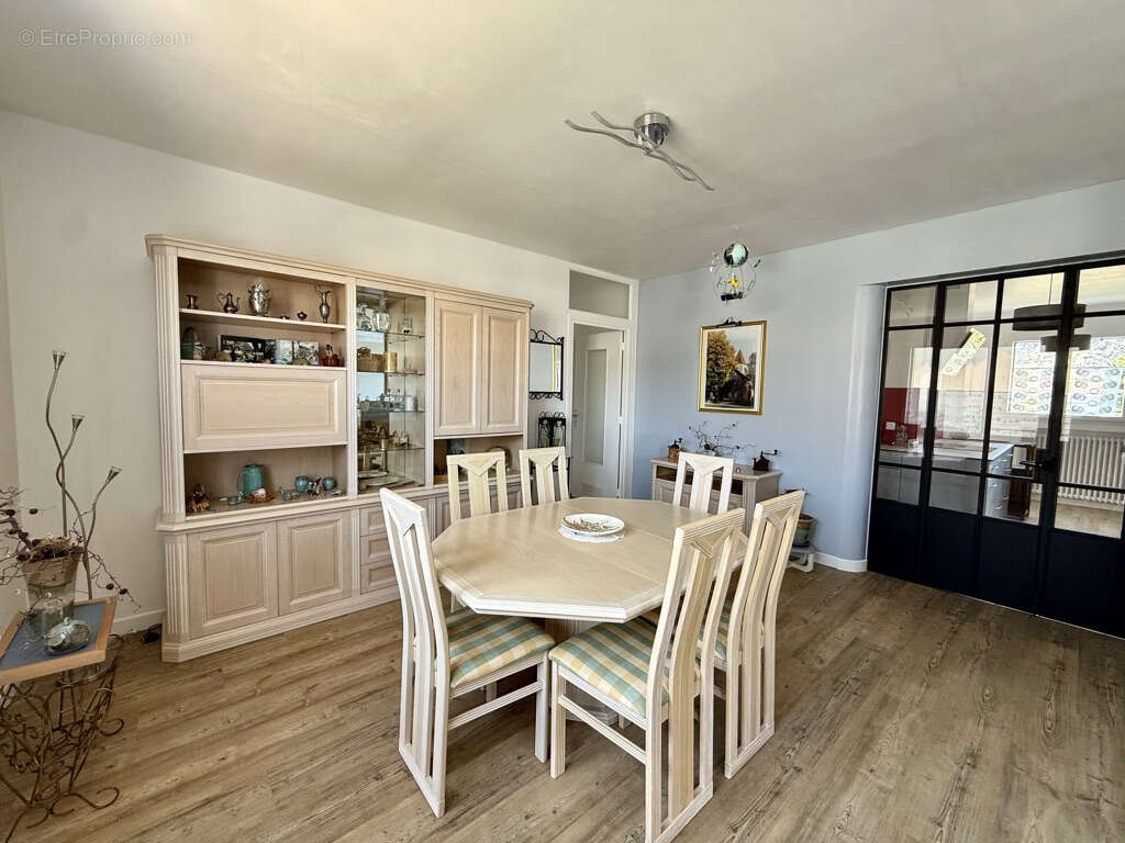 Maison de 205m2 avec jardin à Guilherand-Granges - photo 9