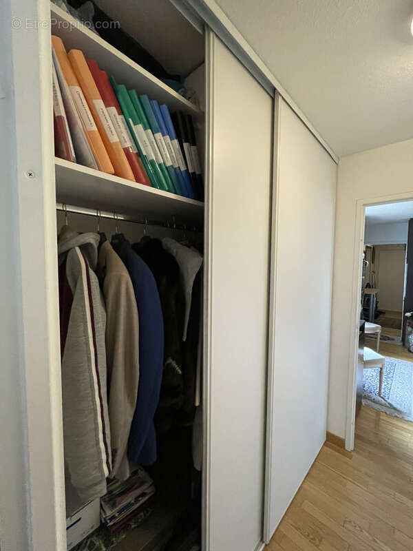 Appartement à COURBEVOIE