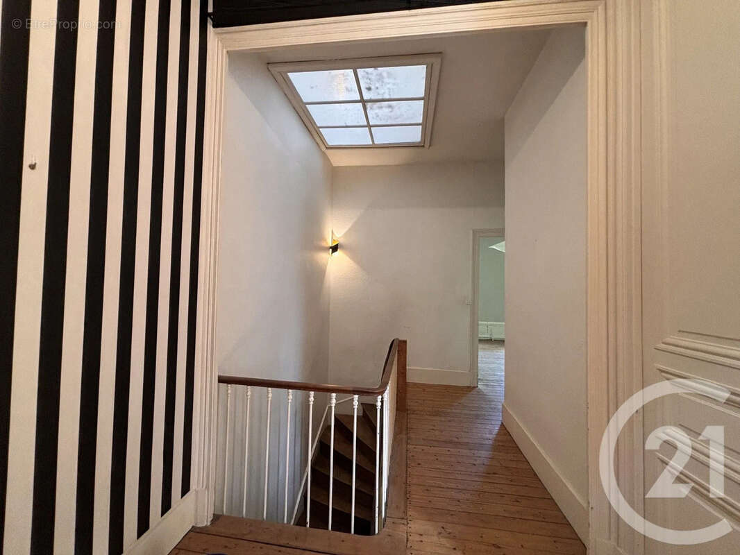 Maison 168 m² à Angouleme  - photo 9