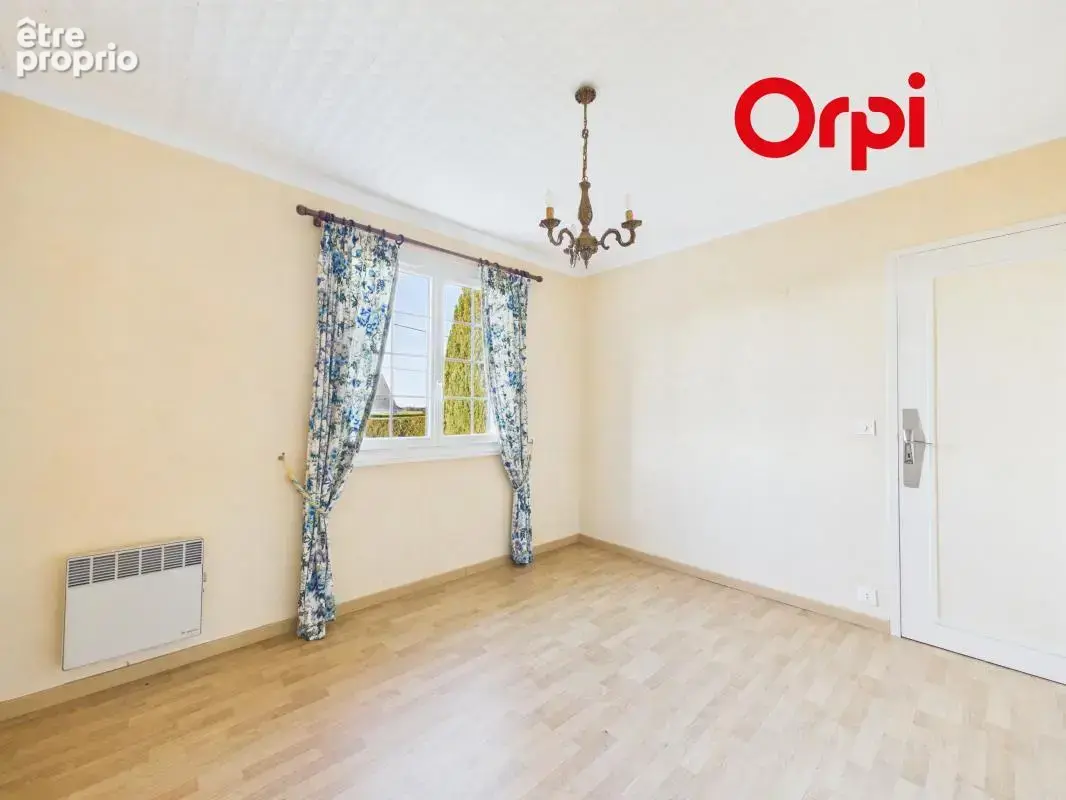 À Menneval, une maison pleine de potentiel à découvrir ! - photo 10