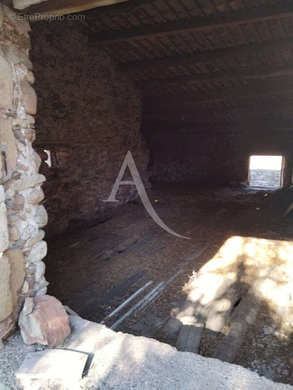 Maison à LA TOUR-SUR-ORB