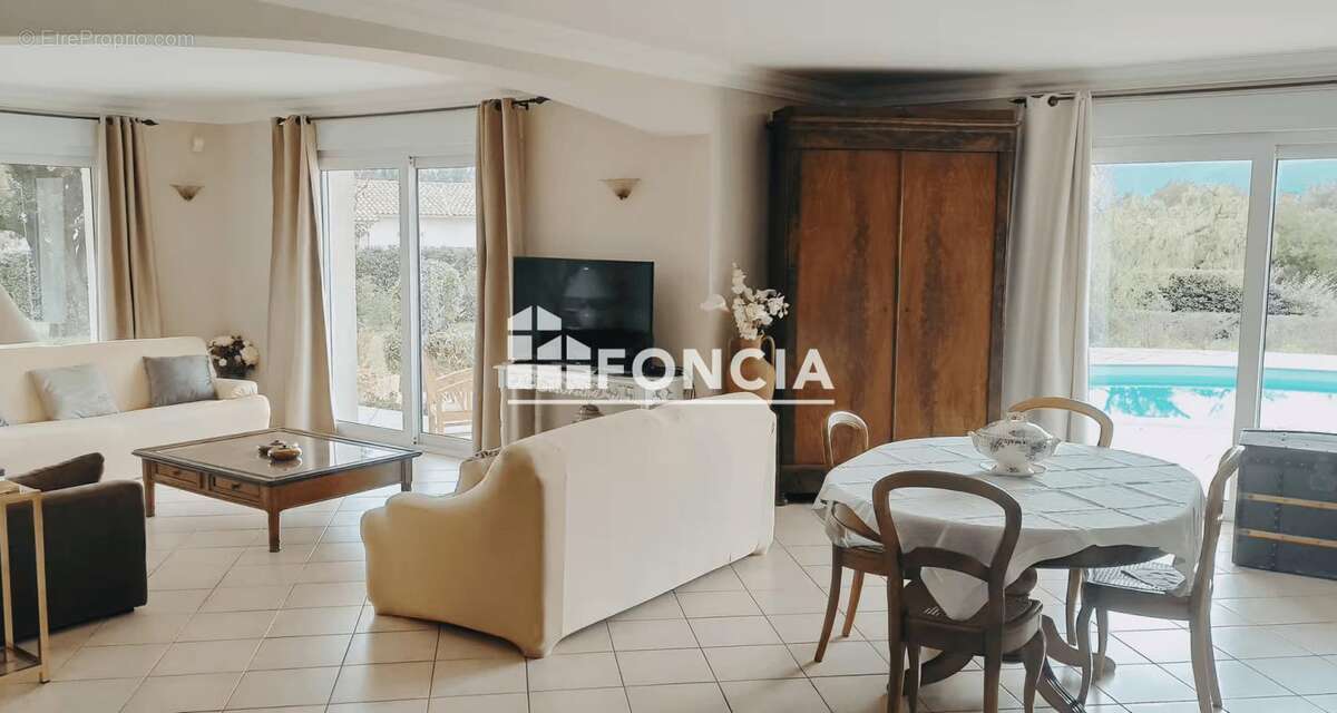 Entre mer et montagne, élégante villa T5 de 167 m² avec piscine sur 2 722 m² de terrain constructible - photo 8