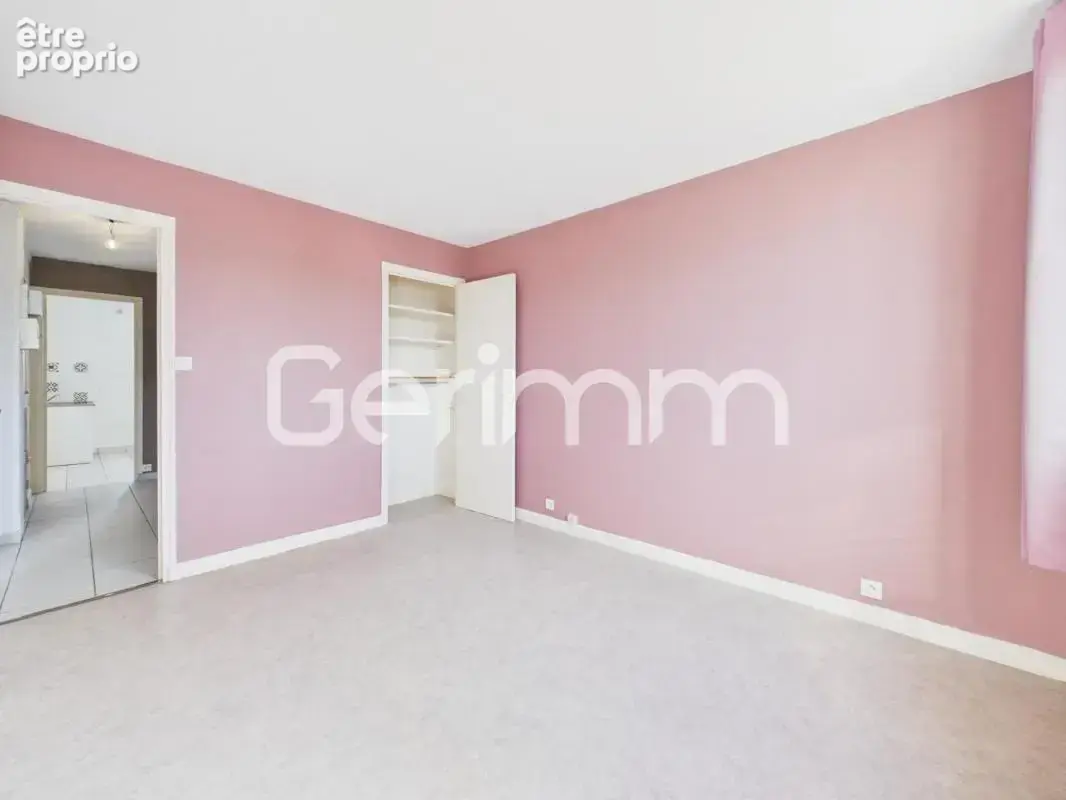 Vente - Appartement - 2 pièces + cuisine - 42 m² - 78 000 € - - photo 11