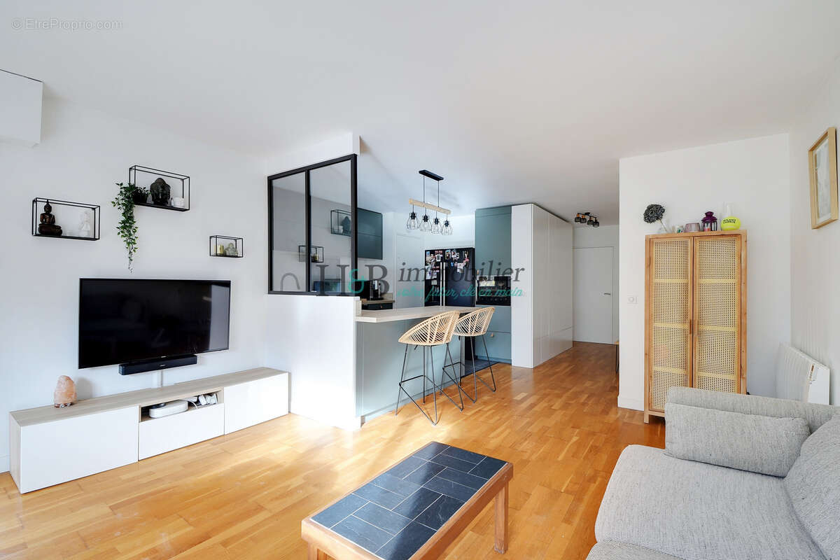 3 pièces   74 m2 avec 8 m2de balcon - exposé Sud-Ouest donnant sur le Parc de l’Alsacienne - photo 5