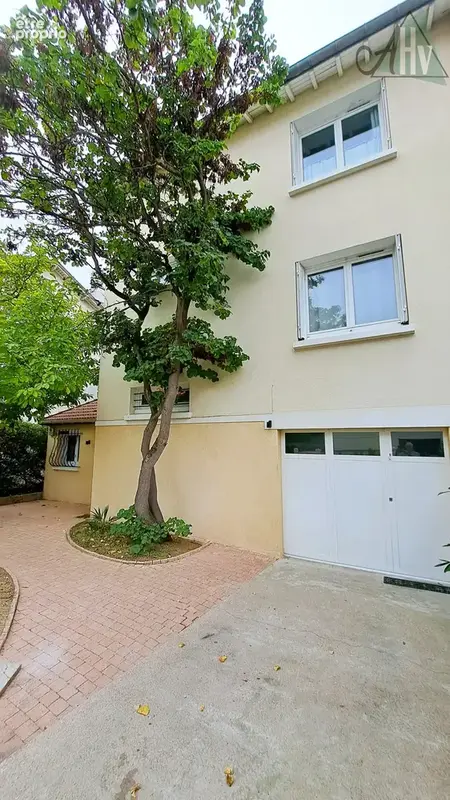 DRAVEIL (91) - Maison rénovée de 116 m2 avec 3 chambres et joli jardin arboré. - photo 18