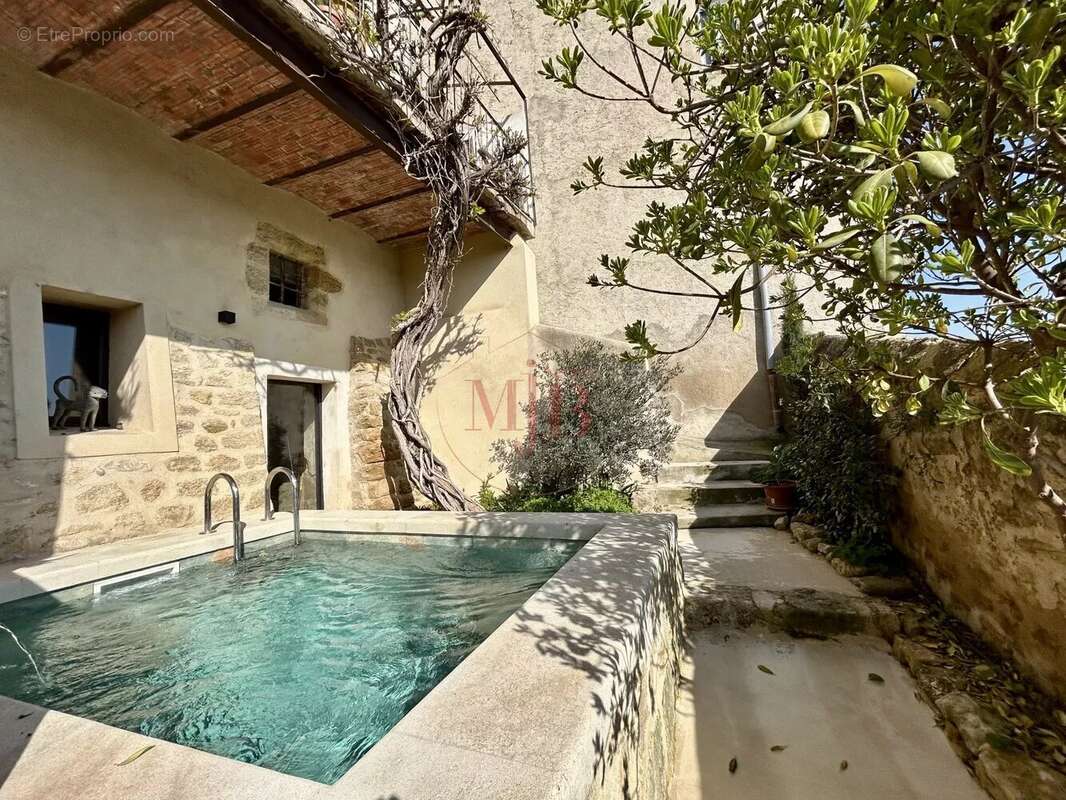 Maison à CADENET