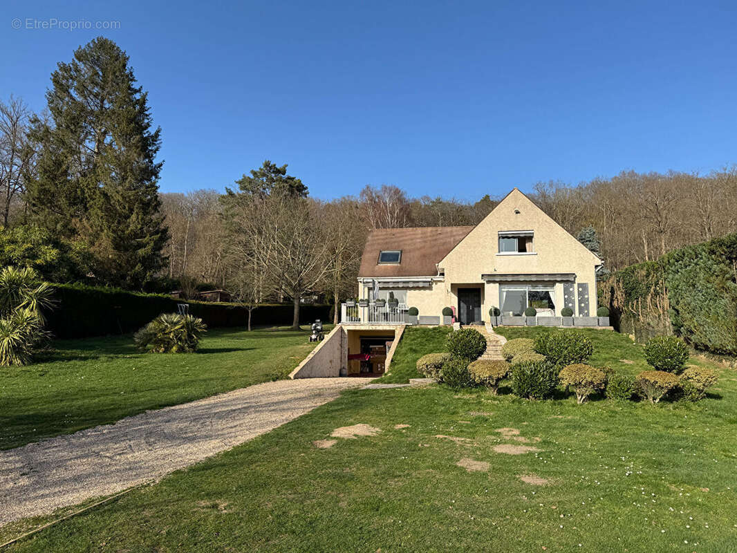 Maison à LES MESNULS