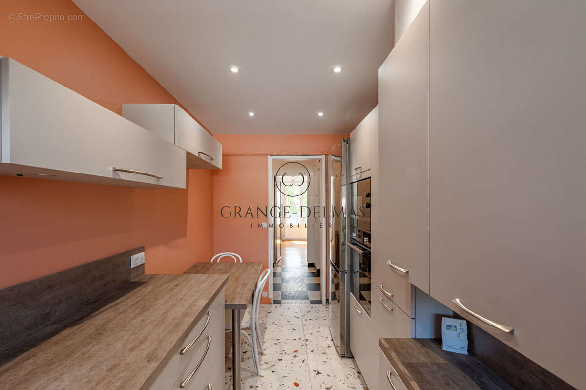 Appartement  DARCHAND avec terrasse et garage - SAINT SEURIN - photo 5