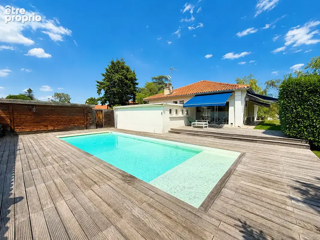 Photo Maison à Saint-Leger-Sur-Roanne au prix de 360 000€
