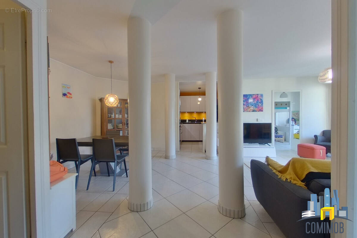 Appartement à COURBEVOIE