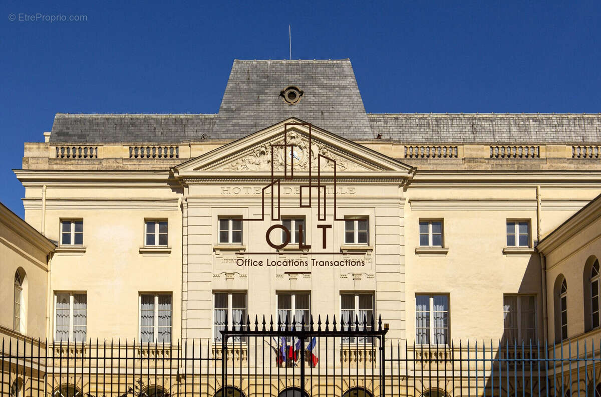 Autre à ISSY-LES-MOULINEAUX