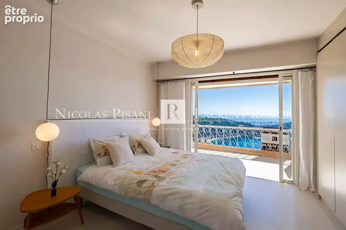 Exclusivité dernier etage – villefranche-sur-mer – 3 pièces rénové avec terrasse, garage et vue mer - photo 5