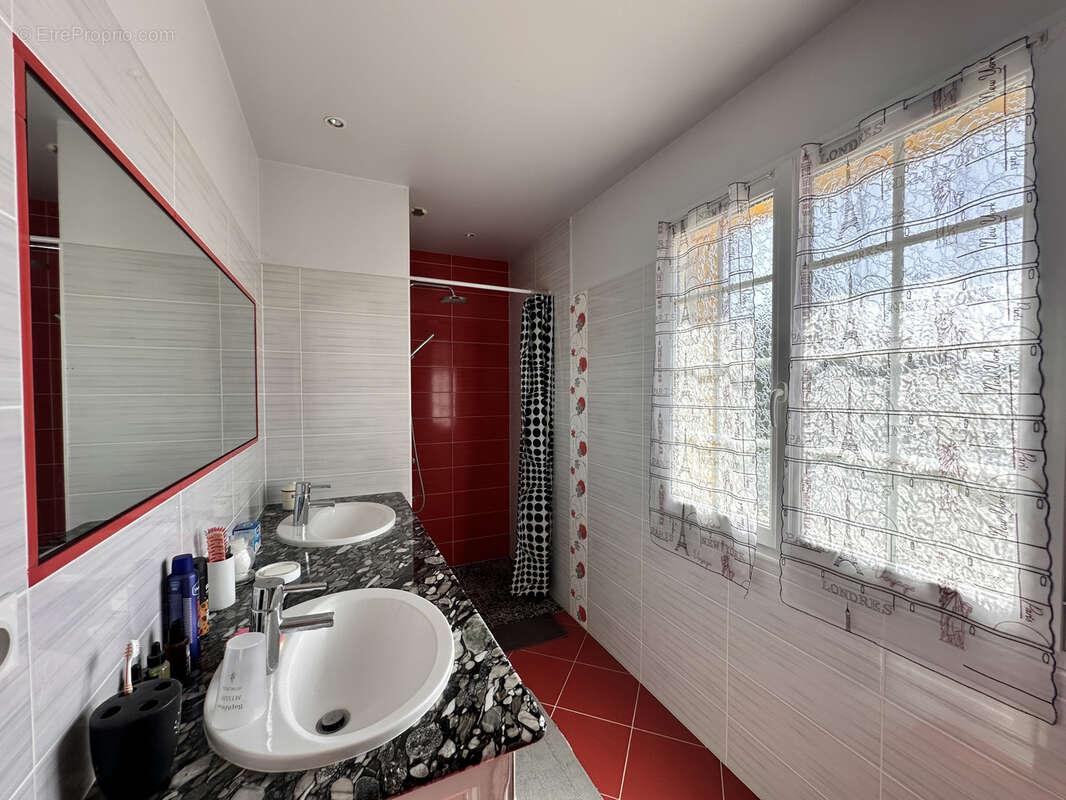 Maison à LA CROIX-BLANCHE