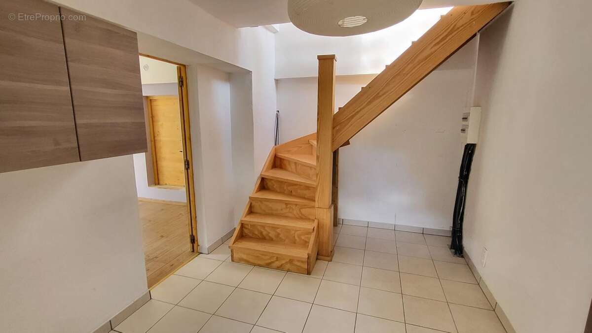 Maison à SAINT-MELANY