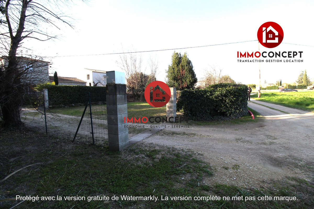 Terrain à ROQUEMAURE