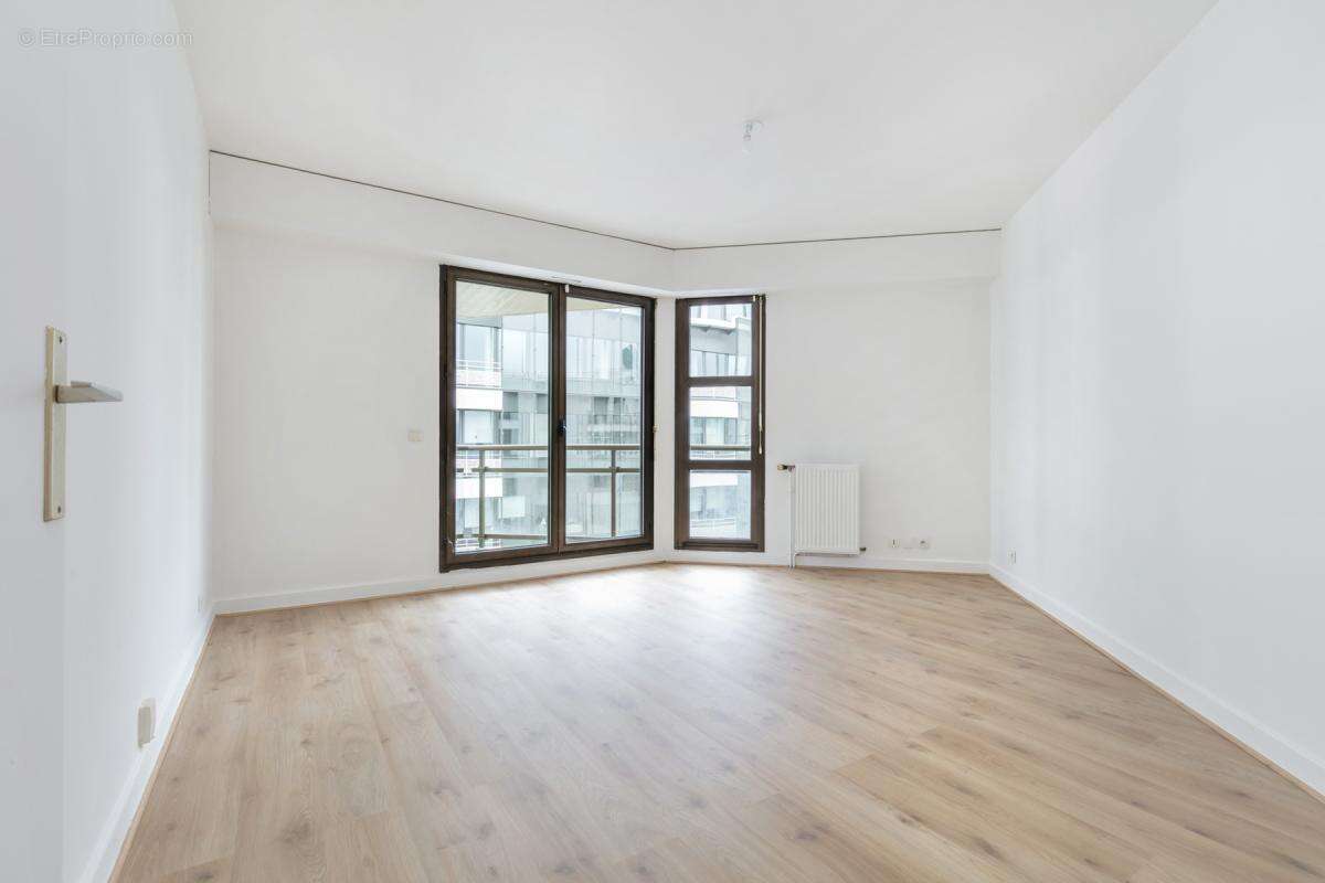 Appartement à LEVALLOIS-PERRET