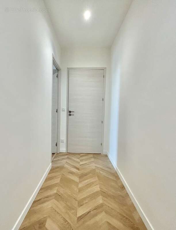 Appartement à LE MUY