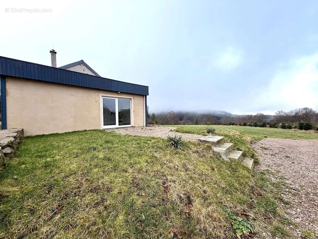 Maison à DUN-LES-PLACES