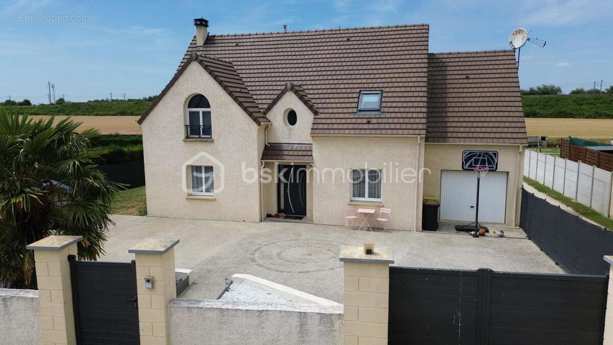 Superbe maison familiale de 7 pièces dont 5 chambres - photo 5